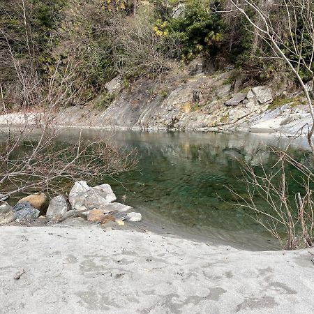 Blue River Losone Bagian luar foto