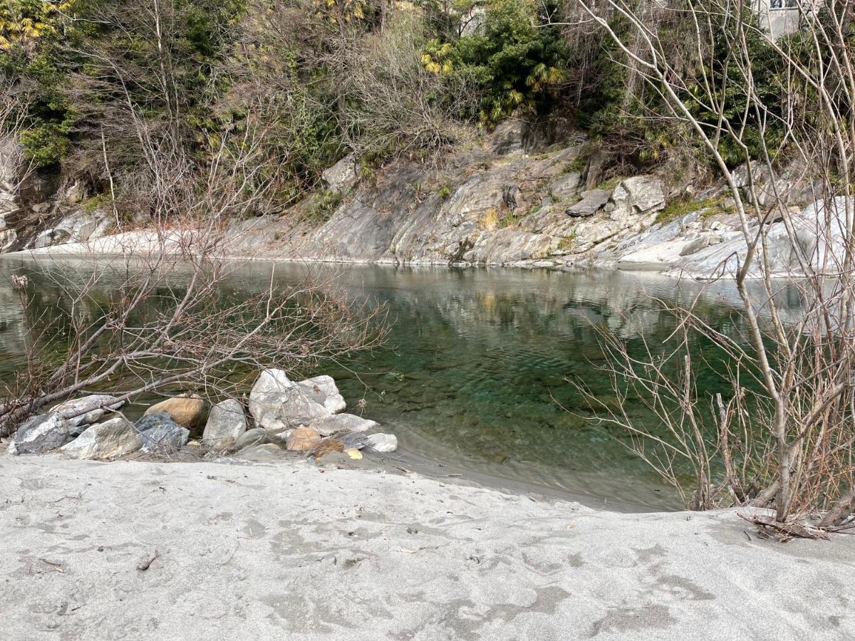 Blue River Losone Bagian luar foto