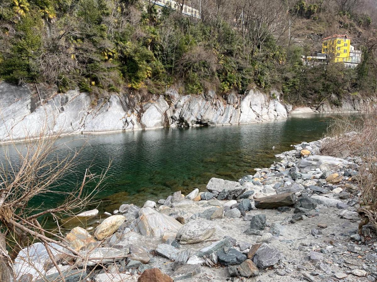Blue River Losone Bagian luar foto